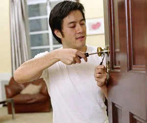 General Locksmith Store Glen Cove, NY 516-274-0415 - changing-locks